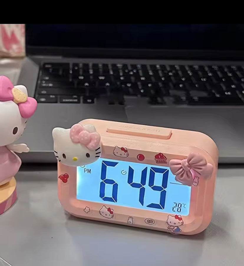 Adorable Hello Kitty Mini Clock: Kawaii and Functional!