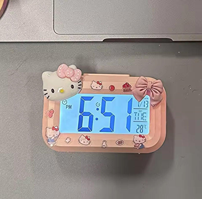 Adorable Hello Kitty Mini Clock: Kawaii and Functional!