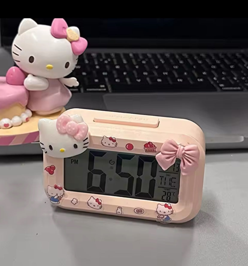 Adorable Hello Kitty Mini Clock: Kawaii and Functional!